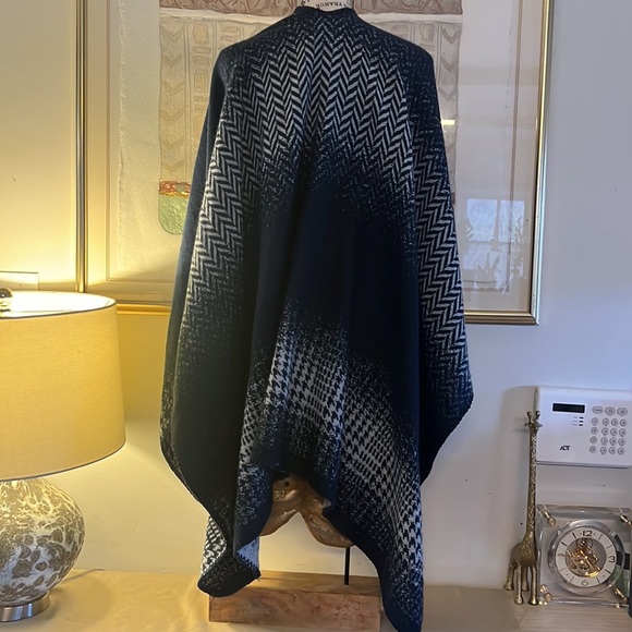 Marc New York poncho scarf - Picture 5 of 5